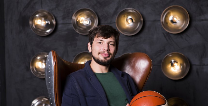 Дмитрий Хайрутдинов: «Люблю жизнь и люблю все новое: открывать новую книгу, включать новый фильм, встречать новый день»