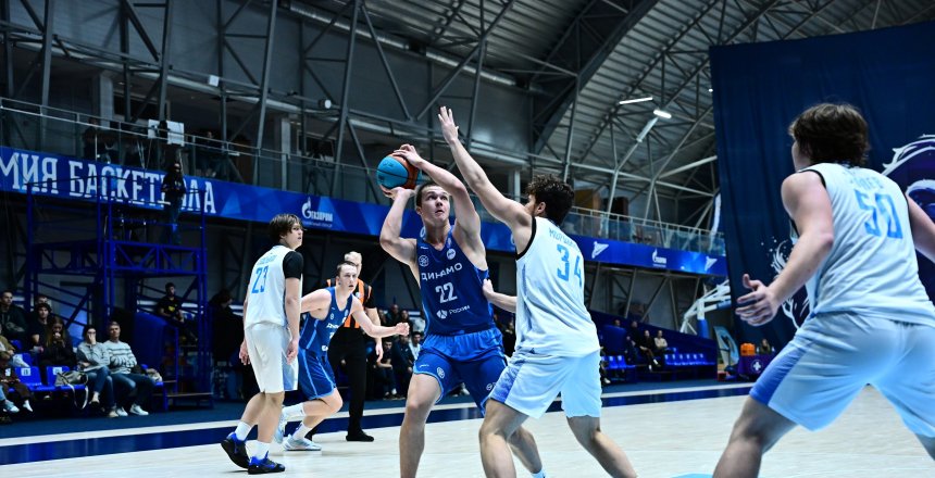 «Динамо-М» на выезде уступило действующему чемпиону